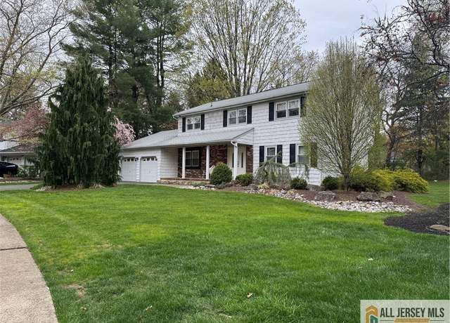 Property at 23 Beacon Hill Dr, East Brunswick, NJ 08816, 4 beds, 2.5 baths