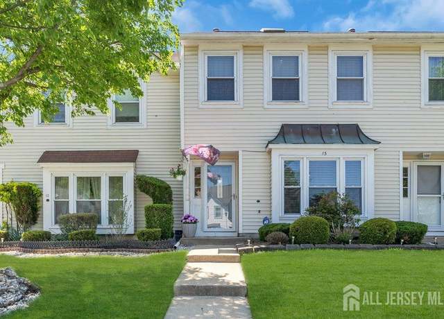 Property at 13 Harmony Way, Sayreville, NJ 08872, 2 beds, 2.5 baths