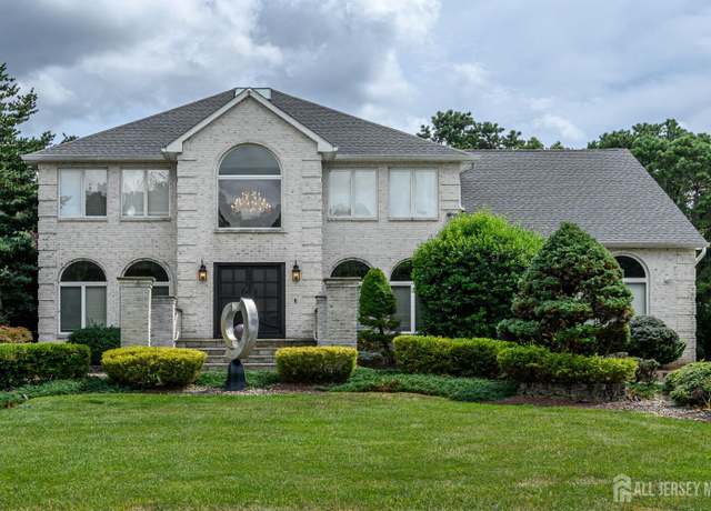 Property at 33 Denise Ct, Manalapan, NJ 07726, 6 beds, 3.5 baths