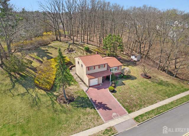 Property at 56 Winston Dr, Franklin Twsp, NJ 08873, 3 beds, 1.5 baths