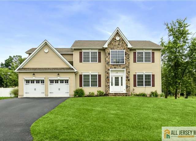 Property at 19 Maplehurst Ln, Piscataway, NJ 08854, 5 beds, 3.5 baths