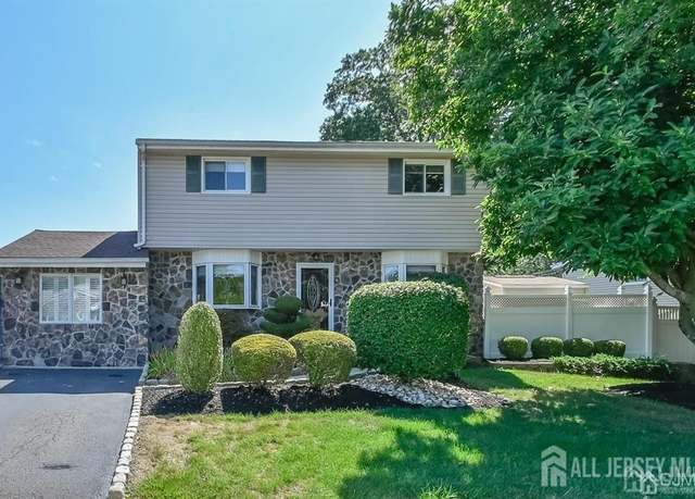 Property at 22 Kenneth Ave, Old Bridge, NJ 08857, 4 beds, 2 baths