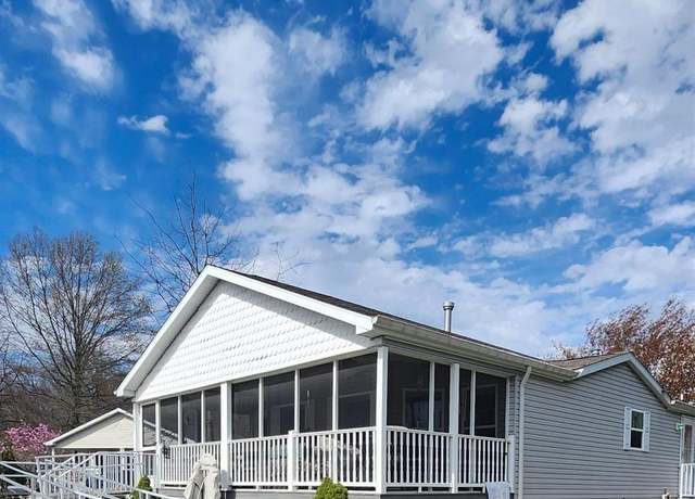 Property at 271 Laura Ct, Spotswood, NJ 08884, 3 beds, 2 baths