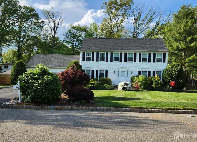 Property at 21 Van Hise Ct, East Brunswick, NJ 08816, 4 beds, 2.5 baths