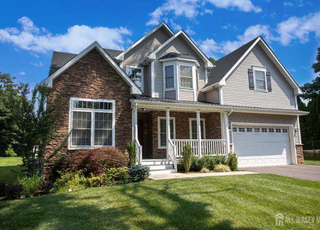 Property at 5 Devoes Ln, East Brunswick, NJ 08816, 5 beds, 3.5 baths