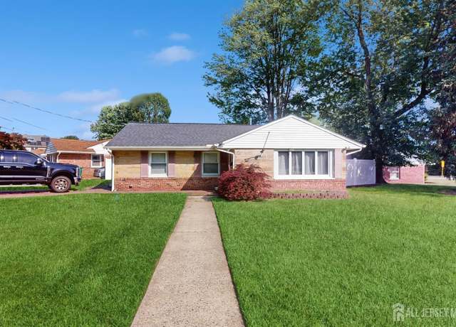 Property at 229 Old Post Rd, Edison, NJ 08817, 3 beds, 2 baths