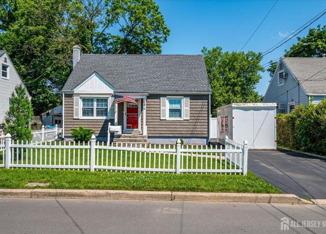 Property at 296 High St, Metuchen, NJ 08840, 3 beds, 1 bath