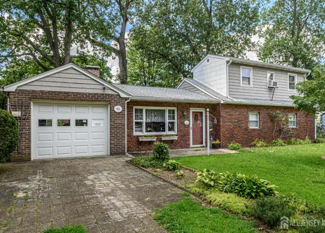Property at 42 Shady Oak St, Old Bridge, NJ 08857, 4 beds, 1.5 baths