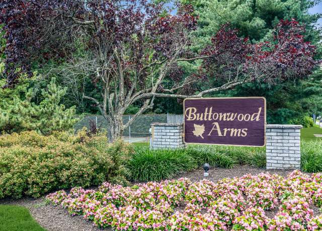 Property at 123 Lexington Cir, Old Bridge, NJ 07747, 3 beds, 2.5 baths