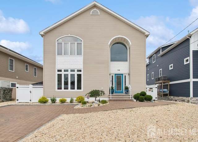 Property at 36 E Lagoon Dr E, Toms River, NJ 08753, 4 beds, 2.5 baths