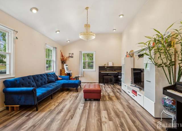 Property at 9 Merion Dr, Manalapan, NJ 07726, 4 beds, 3.5 baths