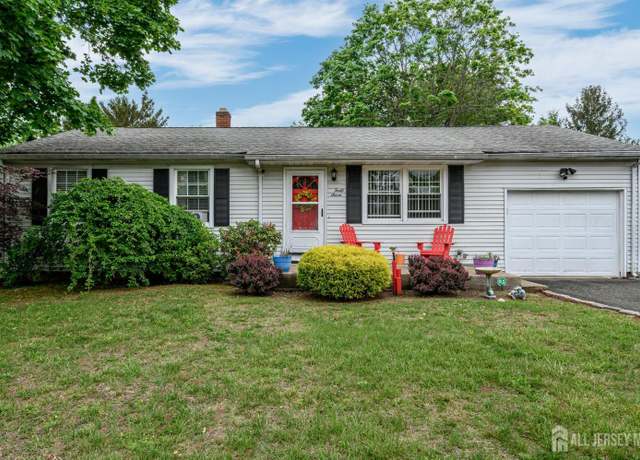 Property at 47 Brandywine Cir, Piscataway, NJ 08854, 3 beds, 1 bath