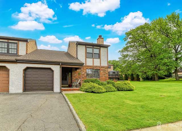 Property at 21 Wellington Ct, Sayreville, NJ 08872, 3 beds, 2.5 baths