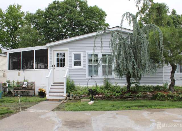 Property at 19 Twain Rd, North Brunswick, NJ 08902, 3 beds, 2 baths
