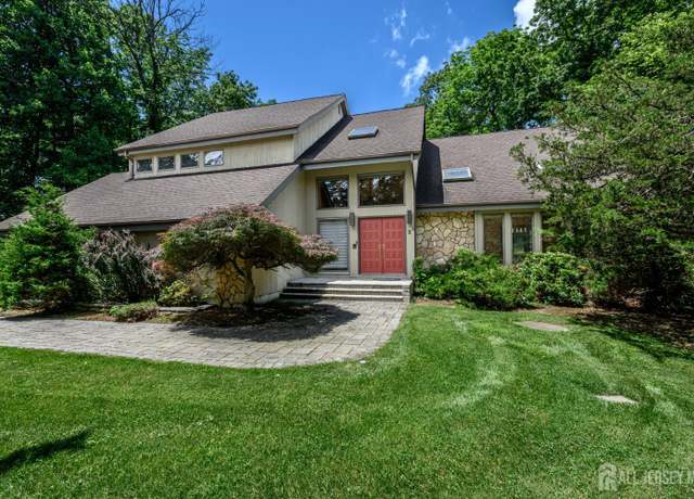 Property at 2 Malibu Dr, Sparta, NJ 07871, 4 beds, 2 baths