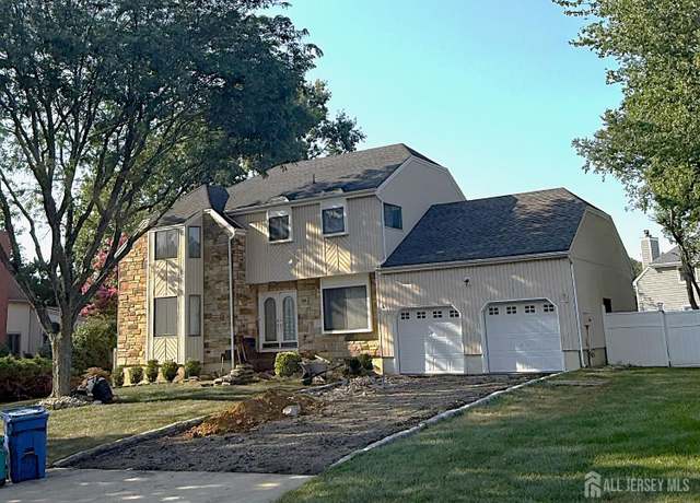 Property at 32 Victorian Dr, Old Bridge, NJ 08857, 4 beds, 2.5 baths