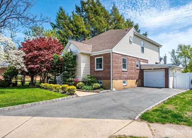Property at 115 Oakmanor Pkwy, South Plainfield, NJ 07080, 4 beds, 2 baths