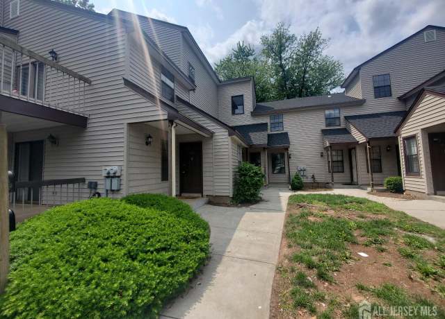 Property at 603 Woodbridge Commons Way, Iselin, NJ 08830, 1 bed, 1 bath