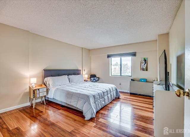 Property at 10 N Wood Ave #213, Linden, NJ 07036, 1 bed, 1 bath