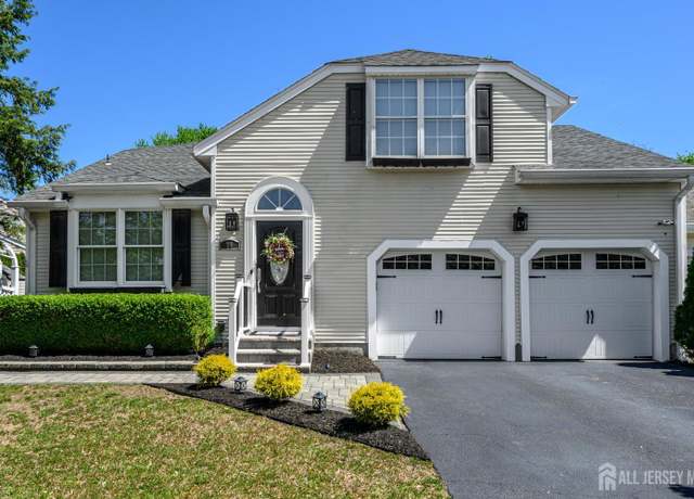Property at 18 Hunters Pointe, Middletown, NJ 07748, 3 beds, 2.5 baths