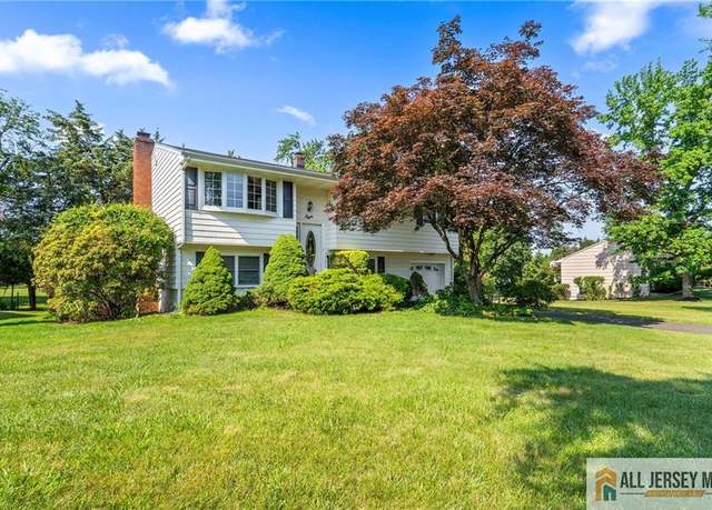 Property at 8 Stafford Dr, Piscataway, NJ 08854, 3 beds, 2.5 baths