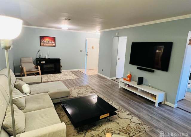 Property at 206 Sharon Garden Ct, Woodbridge Proper, NJ 07095, 2 beds, 2 baths