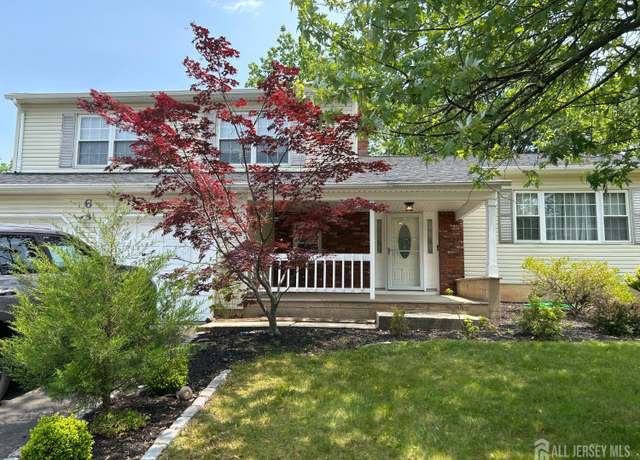 Property at 6 Quaker St, Edison, NJ 08820, 4 beds, 2.5 baths