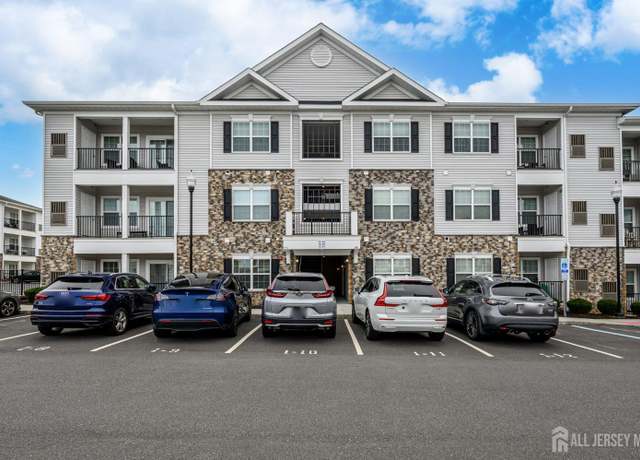 Property at 822 Stiller Ln, Monroe, NJ 08831, 2 beds, 2 baths