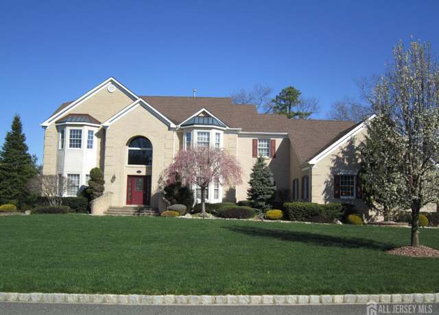 Property at 329 Valley View Cir, Freehold Twp, NJ 07728, 4 beds, 3.5 baths