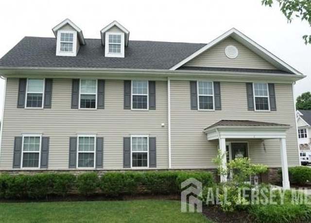 Property at 1 Burdett Ln, Verona, NJ 07044, 2 beds, 3.5 baths