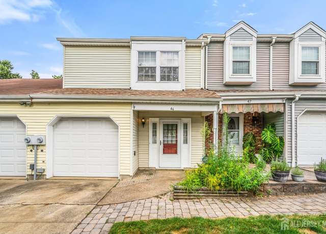 Property at 46 Bramble Ln, Old Bridge, NJ 07747, 2 beds, 1.5 baths