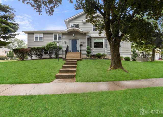 Property at 28 Marshall Dr, Edison, NJ 08817, 5 beds, 4.5 baths