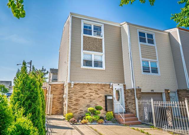 Property at 137 Paul Robeson Blvd Unit B, New Brunswick, NJ 08901, 2 beds, 1 bath