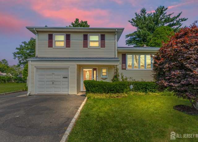 Property at 2315 De Sisto Dr, Rahway, NJ 07065, 3 beds, 1.5 baths