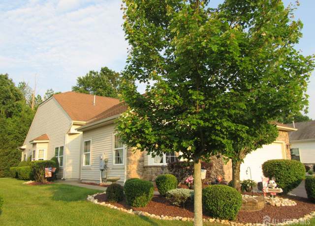 Property at 263 Valencia Dr, Monroe, NJ 08831, 2 beds, 2 baths