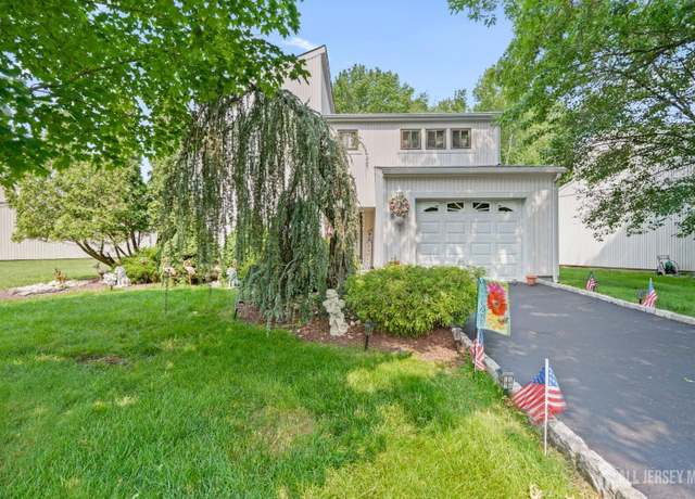 Property at 236 Community Cir, Old Bridge, NJ 08857, 3 beds, 1.5 baths