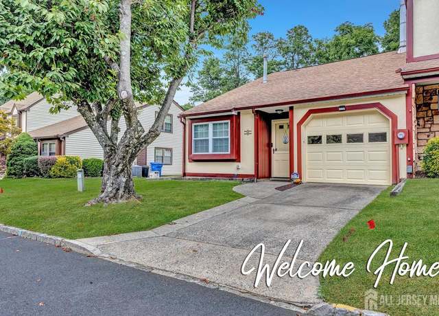 Property at 12 Lisa Ct, Old Bridge, NJ 07747, 2 beds, 2.5 baths
