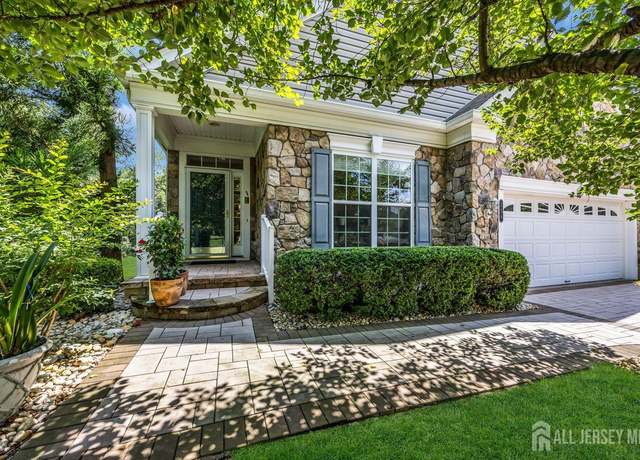 Property at 226 Osborne Ct, Franklin Twsp, NJ 08873, 4 beds, 4.5 baths