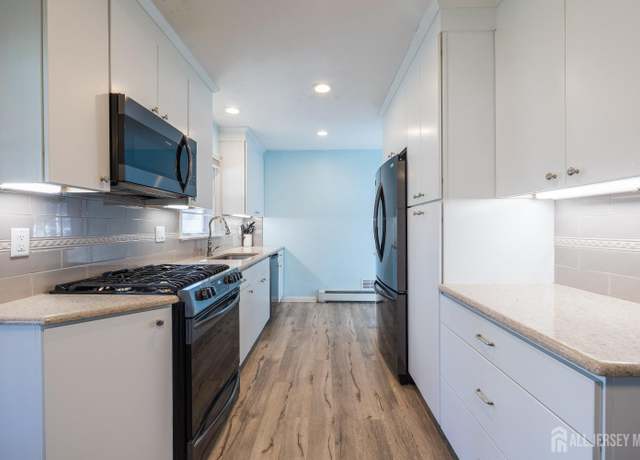 Property at 204 2nd St, Middlesex, NJ 08846, 3 beds, 1 bath