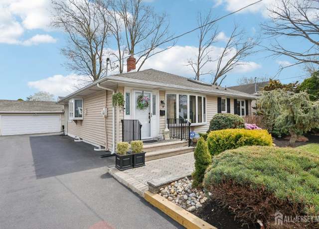 Property at 49 Hickory St, Edison, NJ 08817, 3 beds, 1.5 baths