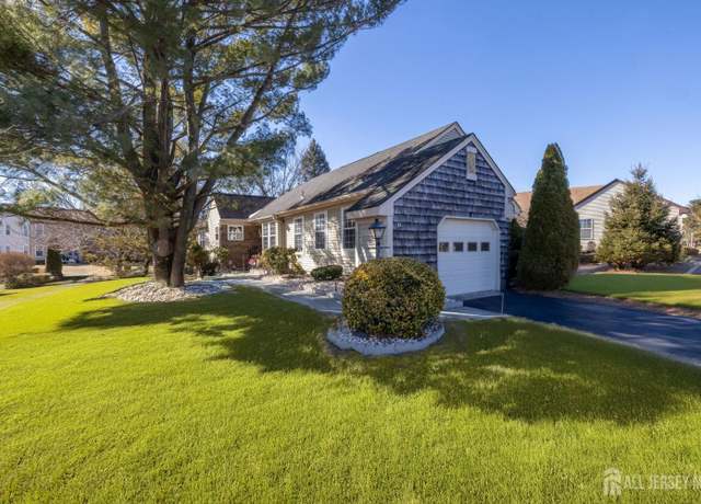 Property at 32 George Washington Dr, Monroe, NJ 08831, 2 beds, 2 baths