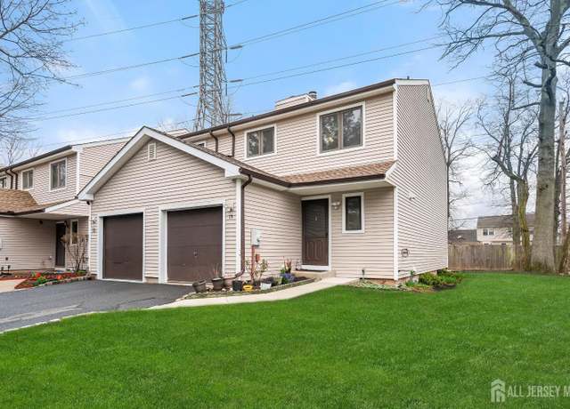 Property at 15 Daisy Ct, Edison, NJ 08820, 2 beds, 2.5 baths