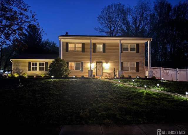 Property at 40 Sandburg Dr, Marlboro, NJ 07751, 4 beds, 2.5 baths