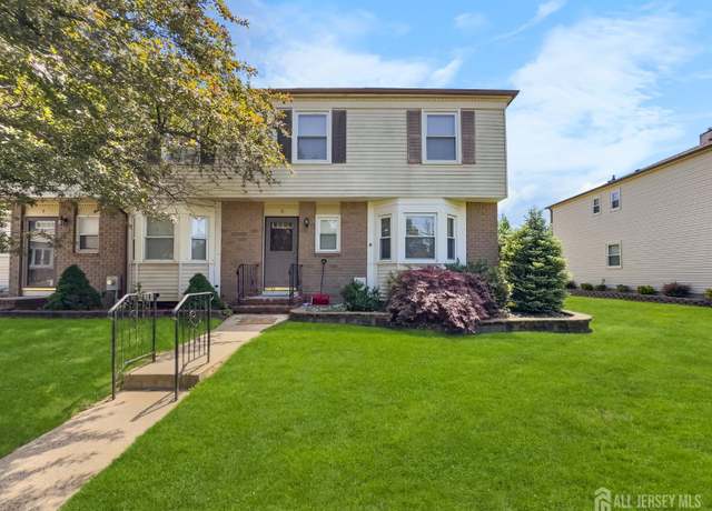 Property at 8 Fern Ct, Sayreville, NJ 08872, 3 beds, 2.5 baths