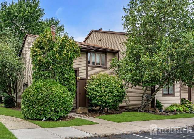 Property at 10 Chelsea Ct, Parlin, NJ 08859, 3 beds, 2.5 baths