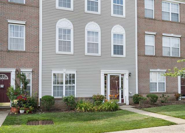 Property at 95 Woodlake Dr, Sayreville, NJ 08859, 3 beds, 2.5 baths