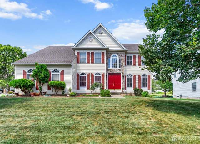 Property at 10 Julie Ct, Franklin Twsp, NJ 08873, 4 beds, 3.5 baths