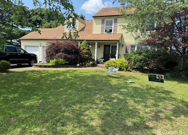 Property at 18 High Point Way, Piscataway, NJ 08854, 5 beds, 3.5 baths