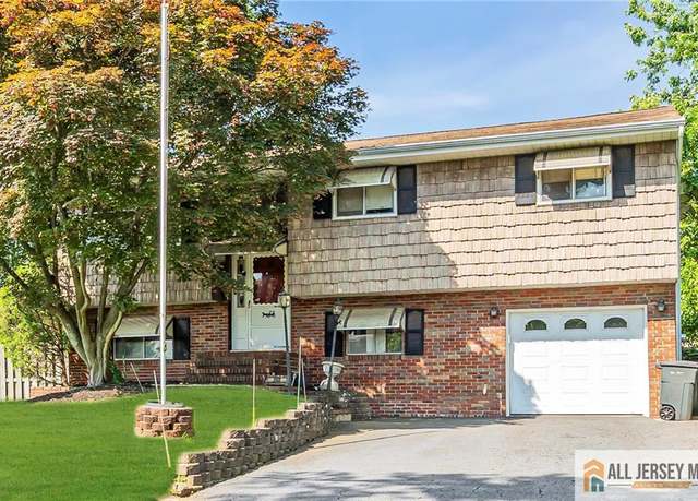 Property at 260 Grant Ave, Piscataway, NJ 08854, 3 beds, 2.5 baths