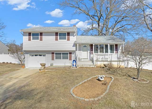 Property at 623 Holly Ln, North Brunswick, NJ 08902, 3 beds, 1.5 baths